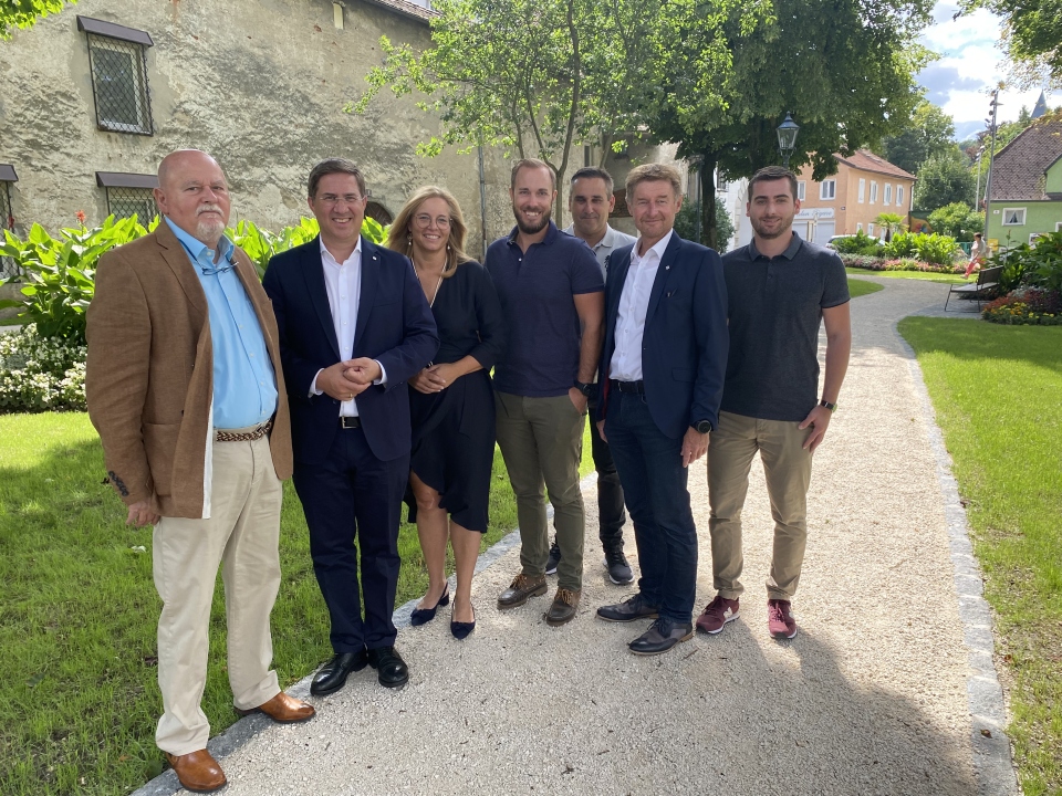 Ein Teil der FPÖ Fraktion (Bgm. Dr. Andreas Rabl, Vzbgm. Gehard Kroiß, Vzbgm. Raggl-Mühlberger, FO Ralph Schäfer, Egon Schatzmann, Ronny Schiefermayr und Manuel Kepplinger