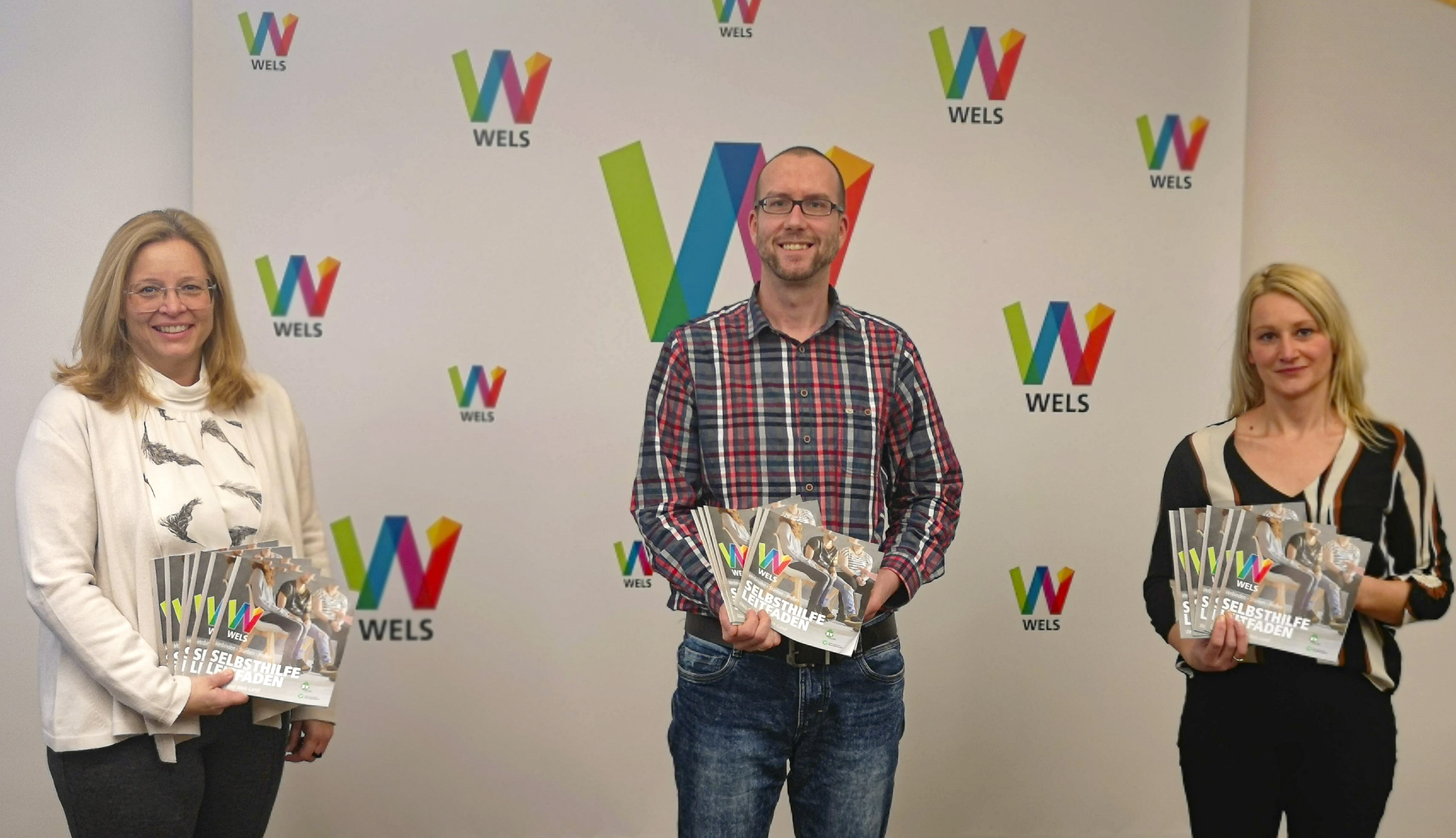 V.l. Sozialreferentin Vizebürgermeisterin Christa Raggl-Mühlberger mit Mag. (FH) Bernhard Nagl (Stv. Leiter) und Mag. Claudia Jandl (Leiterin) von der Dienststelle Sozialservice und Frauen.