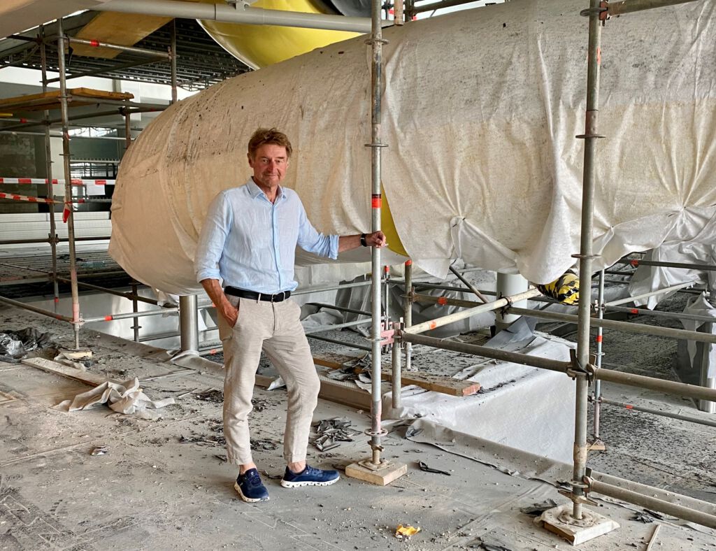Vizebürgermeister Gerhard Kroiß auf der Baustelle im Welldorado